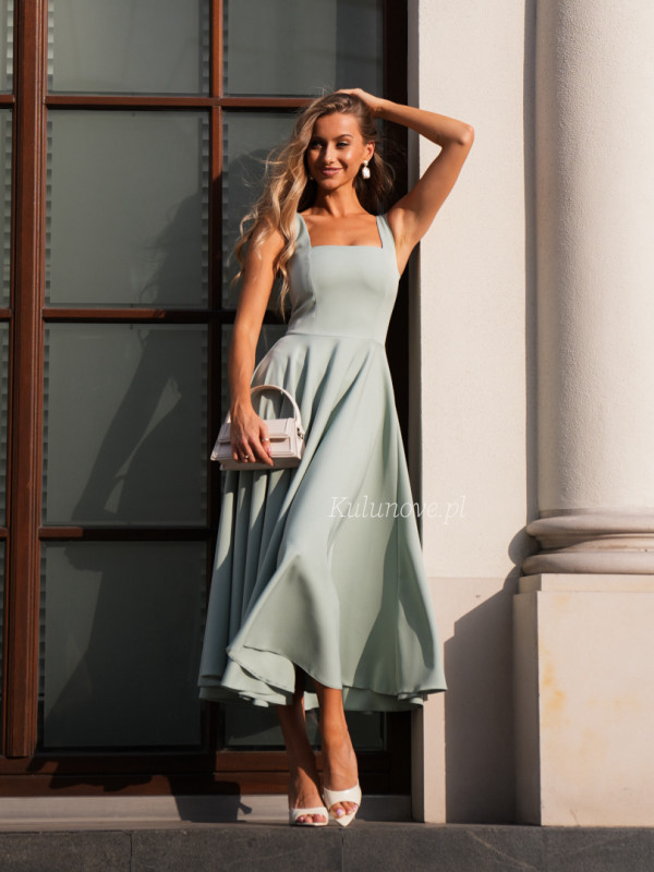 Karlie midi - classic sage colored midi dress with karo neckline on thicker straps