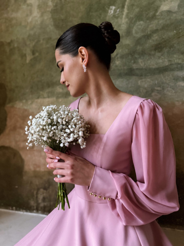 Lea - pink maxi dress with square neckline and long sleeves