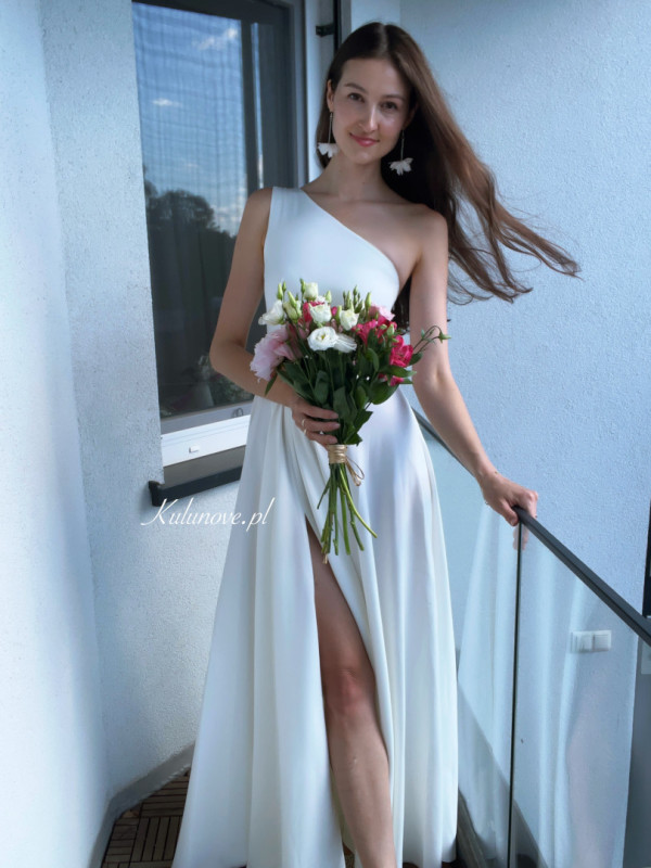 Love - minimalist one shoulder wedding dress with a flared bottom