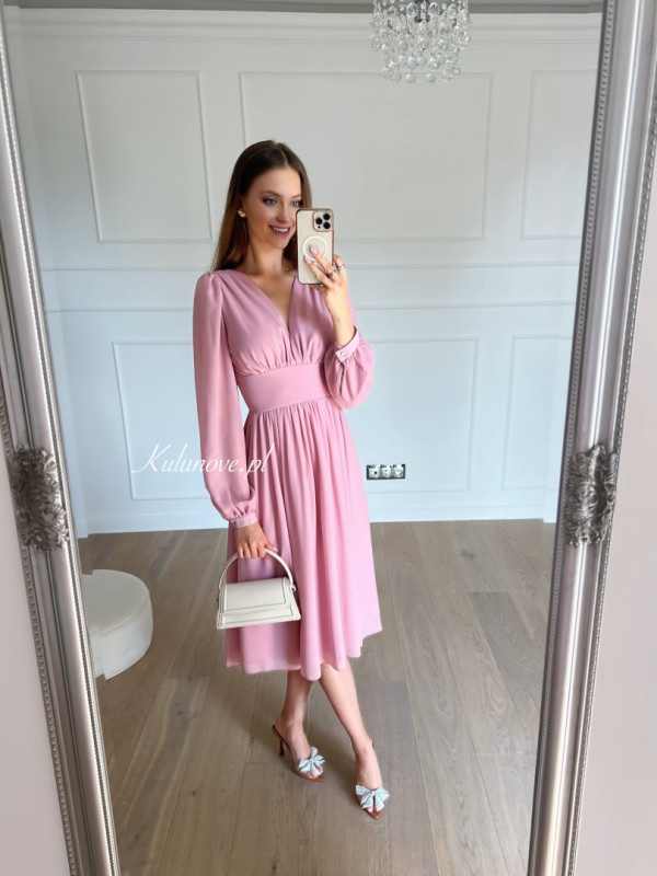 Merida pink - medium length dress with long sleeves and glittering flecks