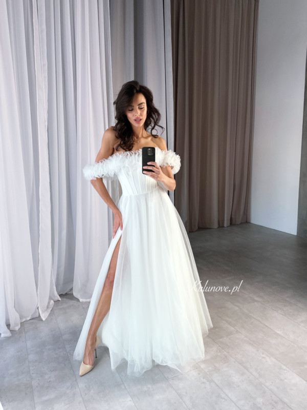 Moana - corset wedding dress with Spanish neckline with open shoulders