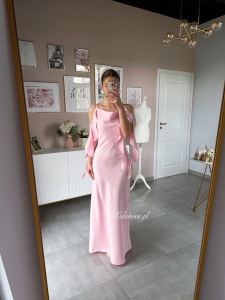Nebraska - romantic maxi dress in powder pink with striking airy sashes
