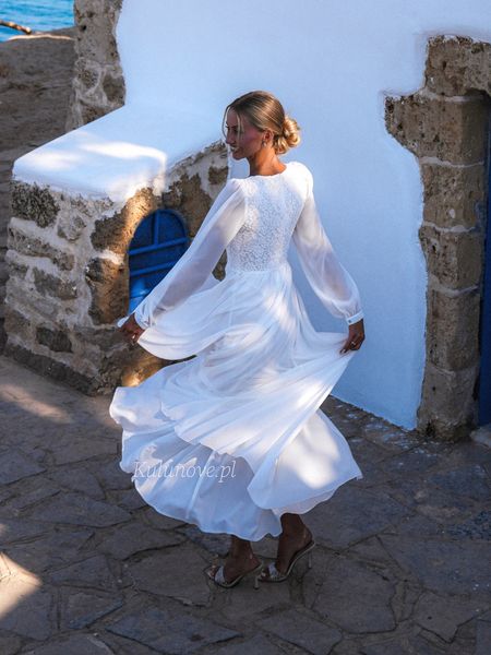 Noemi - a romantic ecru wedding dress with chiffon sleeves and a lace bodice