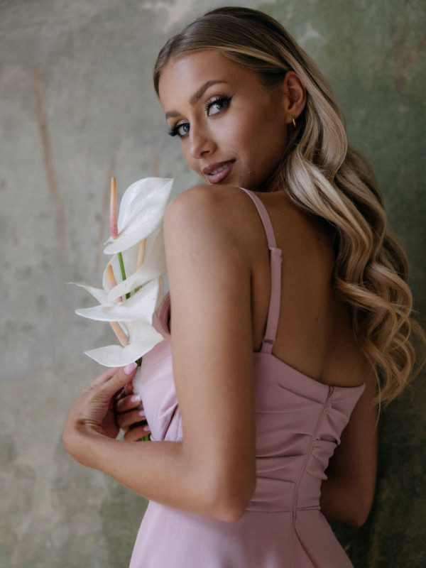 Odetta - romantic midi dress in dirty pink with a corset top and airy bottom