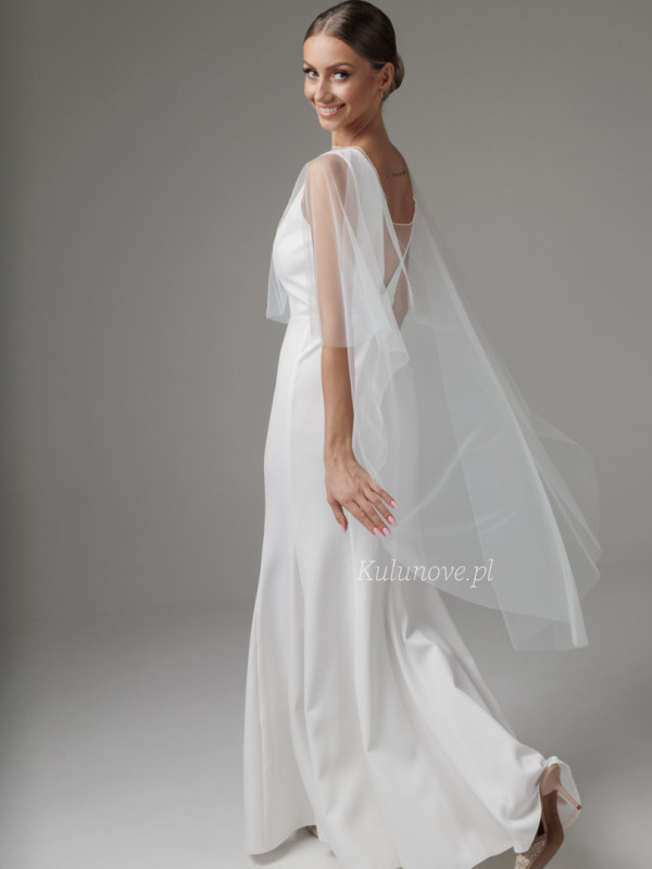 Smooth asymmetrical wedding cape