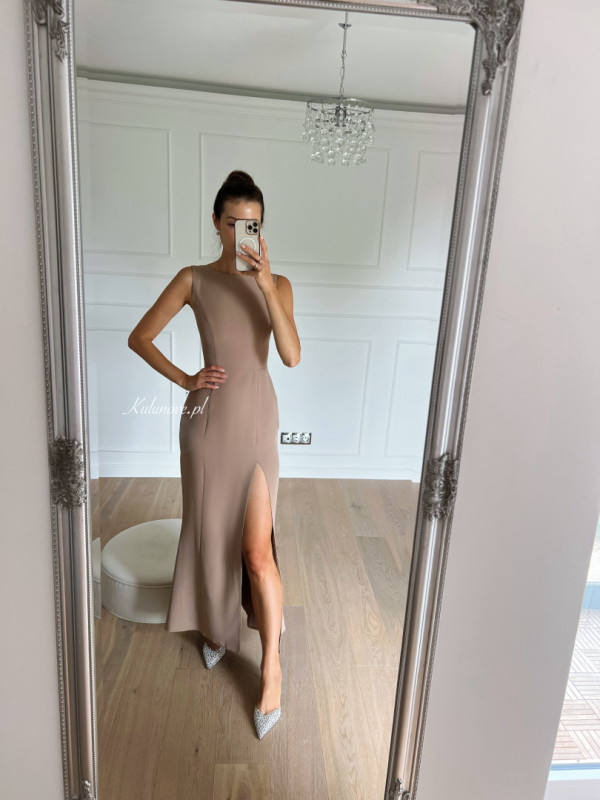 Prima cappucino - minimalist built-in maxi dress with back neckline