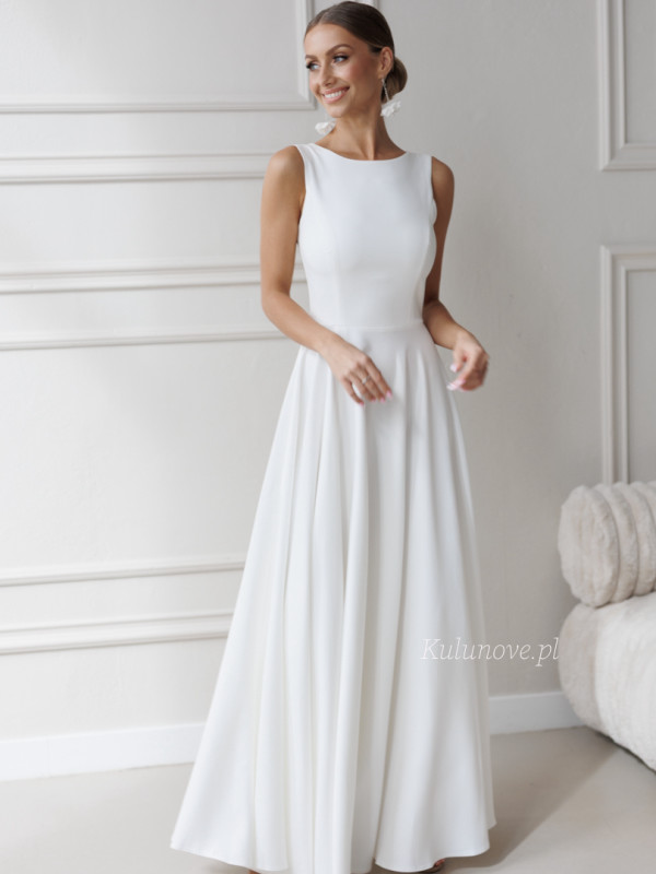 Nora maxi - flared maxi wedding dress with built-in neckline