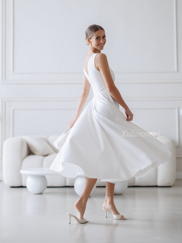 Nora midi - simple wedding dress in ecru color with halter neckline