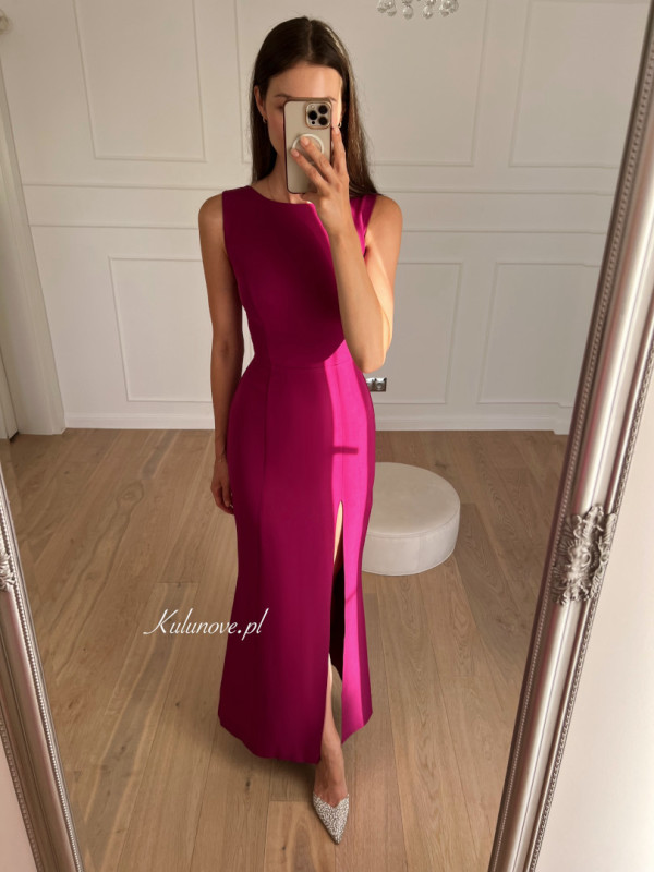 Prima - simple burgundy dress with halter neckline