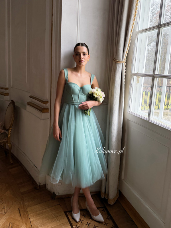 Promise midi - mint flared strapless midi dress with padded top