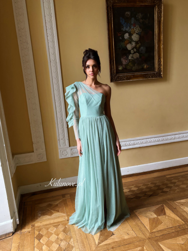 Savannah - tulle dress with brocade and asymmetrical sleeves in sage color