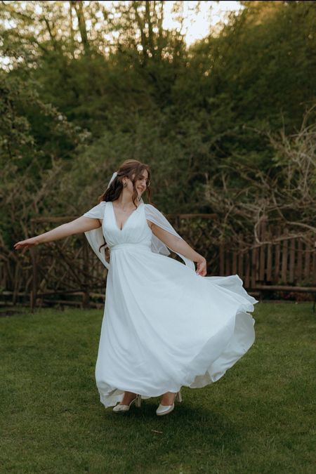 Swan - chiffon wedding dress with covered shoulders