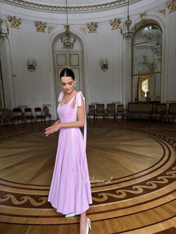 Scarlet - light pink flared midi dress with shoulder ties