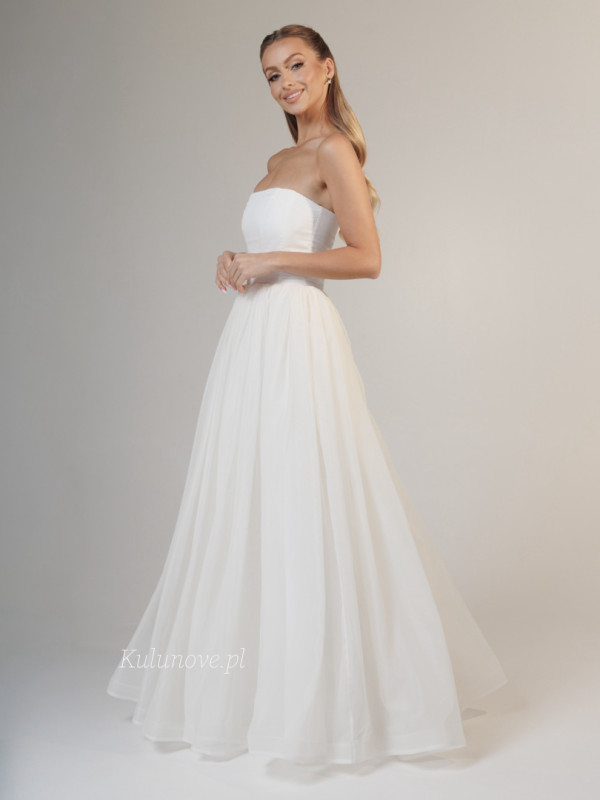 Bonnie - romantic chiffon gown with tie at the back