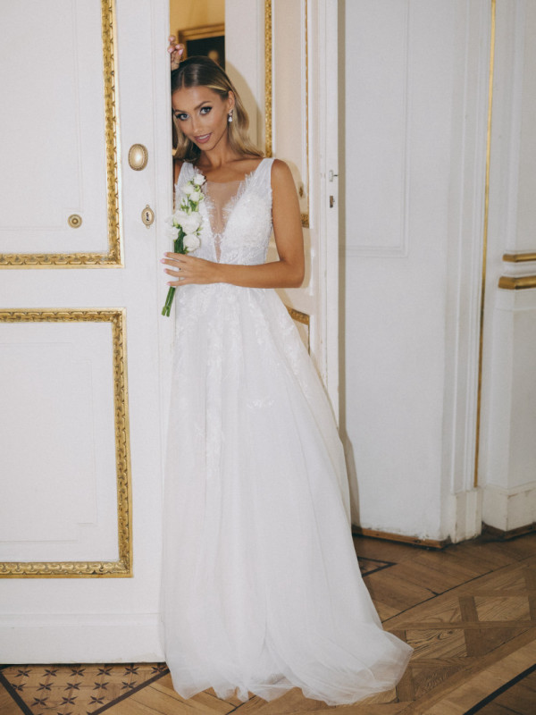 Michaela - a richly embellished PREMIUM wedding dress with thicker straps and an impressive train