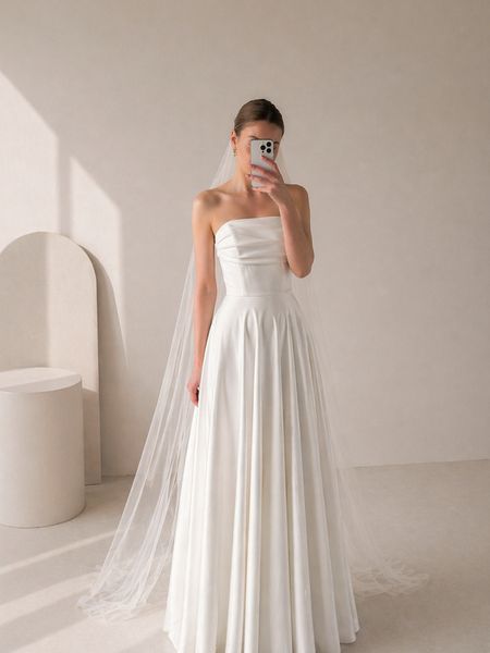 Tess - wedding dress with open shoulders crinkled top and A-line bottom