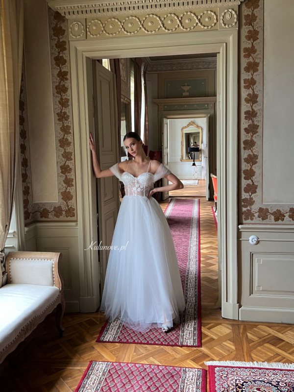 Vaiana - airy tulle corset wedding dress in boho style with falling sleeves