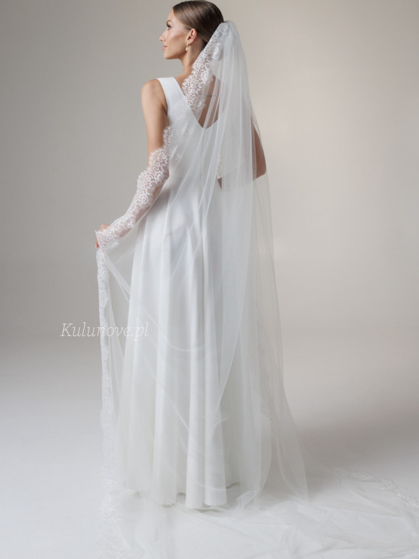 Cathedral wedding veil decorated with French lace