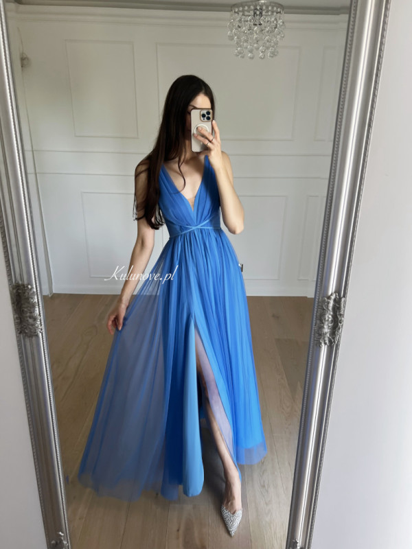 Zendaya - ethereal long sapphire tulle strapless dress