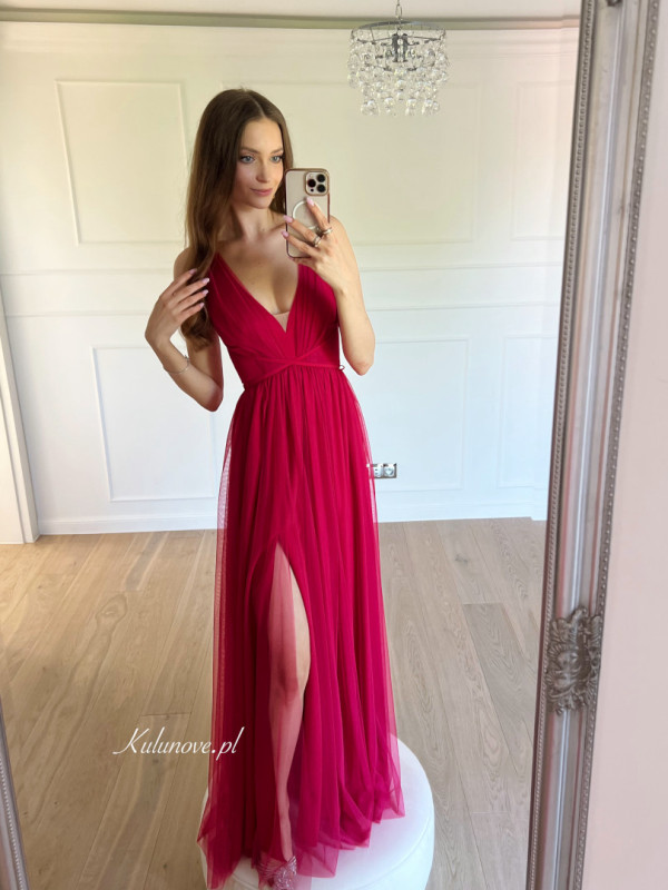 Zendaya - airy tulle strapless maxi dress in fuchsia color